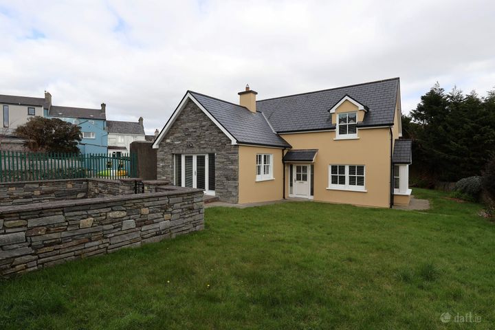 No 7 Bank House, Colla Road, Schull, Co. Cork
