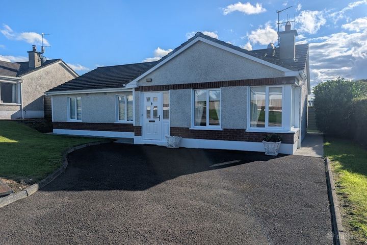 9 Derg Manor, Dromineer, Nenagh, Co Tipperary, E45X471