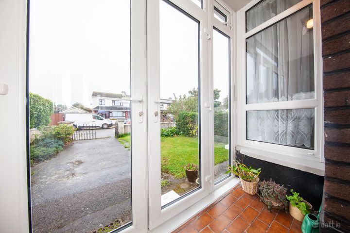 2 Whitethorn Grove, Artane, Dublin  5, Co. Dublin, D05N2H2 - Photo 2