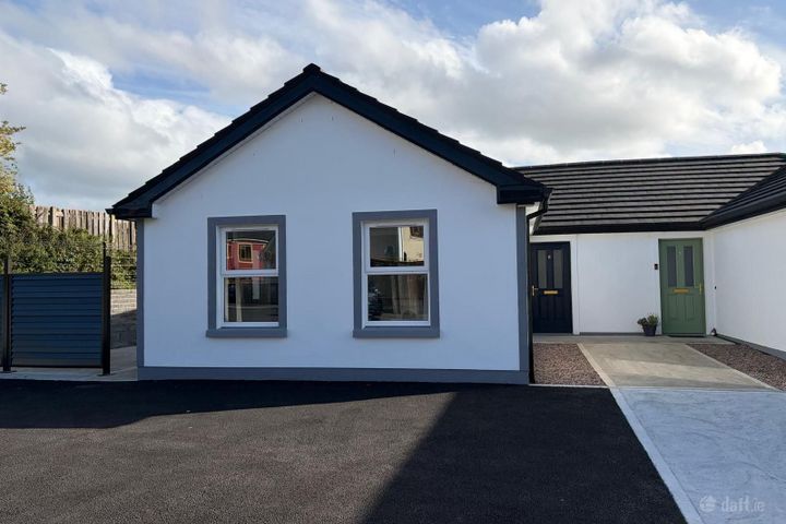 6 Bridgets Court, Longford Road, Drumlish, Co. Longford