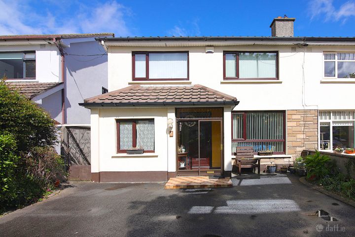 4 Roselawn Way, Castleknock, Dublin 15, Co. Dublin, D15XF2N