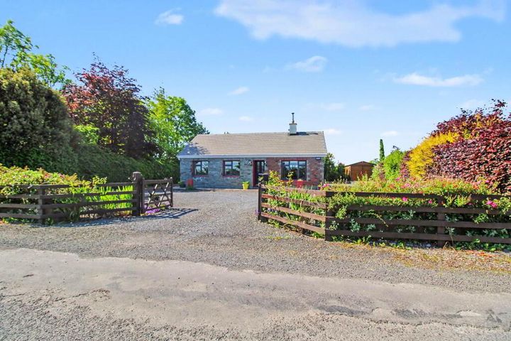 Killeen, Borrisokane, Nenagh, Co. Tipperary, E45HY36