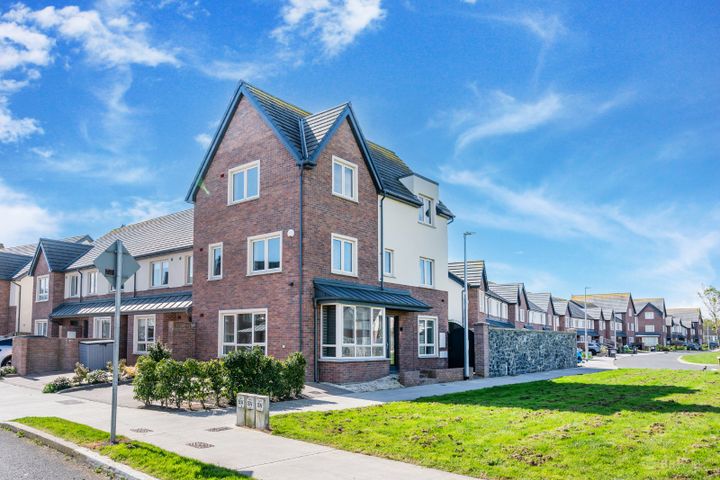 26 The Drive, Belin Wood, Newbridge, Co. Kildare, W12YR52