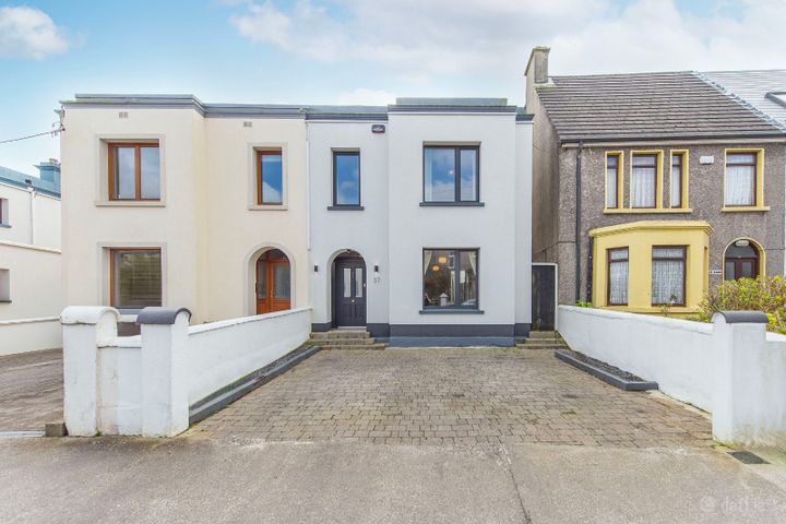 37 Father Griffin Road, Salthill, Galway, H91C6TX