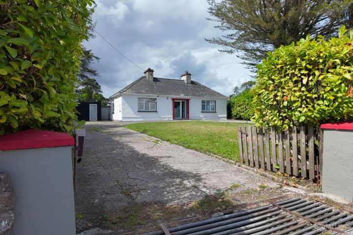 Moores Cottage, The Demesne, Frenchpark, Frenchpark, Co. Roscommon, F45HH27