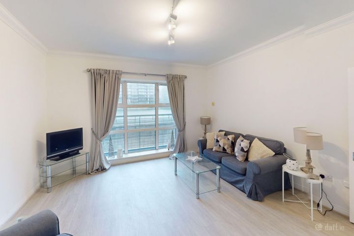 102 The Waterside, Grand Canal Dock, Dublin 4