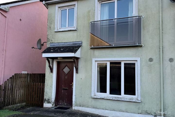 14 Brooklawn, Ballaghaderreen, Co. Roscommon, F45YH42