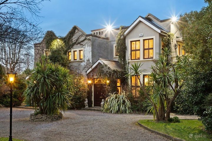 South Dublin Coastal Residence w/Pool & Gardens, Seafield 2, Shankill, Co. Dublin