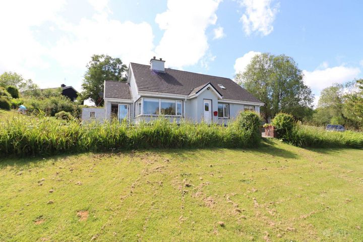 Carrowlustraun, Moycullen, Co. Galway, H91DX8P