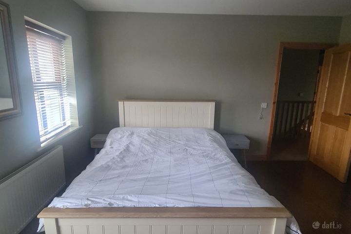 33 Woodview Court Ardsallagh Roscommon Town., Roscommon Town, Co. Roscommon