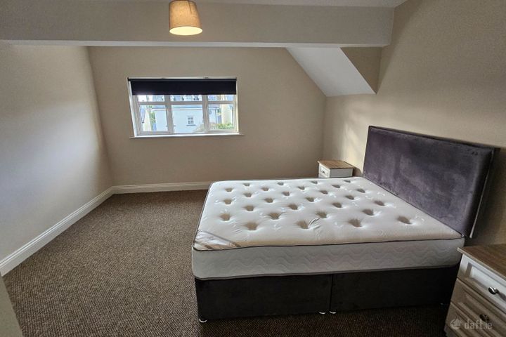 6 Waterville, Lough Road, The Lough, Co. Cork