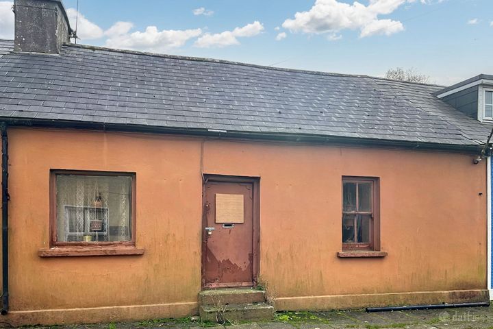 Upper Range, Rostellan, Midleton, Co. Cork, P25AE13