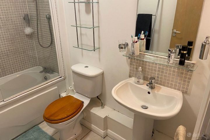 54, 73 Leonards Court, Clanbrassil Street Lower, Dublin 8