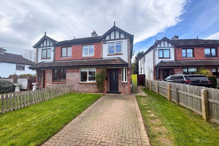13 Parc Na Silla Avenue, Loughlinstown, Co. Dublin, D18CC65