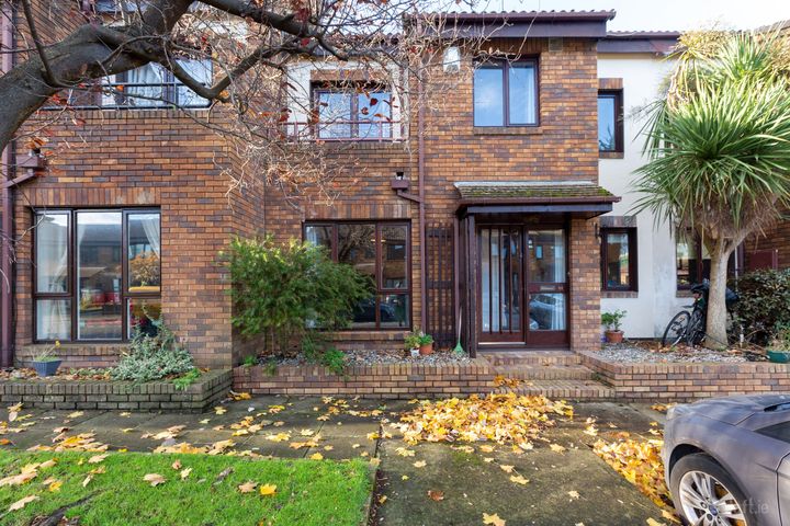 42 Lansdowne Village, Sandymount, Dublin 4