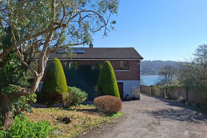 Bellevue, Glenbrook, Passage West, Co. Cork, T12VW2K