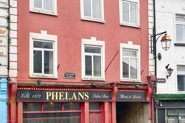 Phelans Bar, 30 Parliament Street, Kilkenny, Co. Kilkenny, R95E090