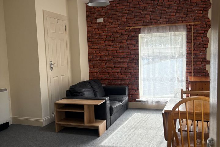 Apt. over Finnerty Butchers Main Street, Oughterard, Co. Galway