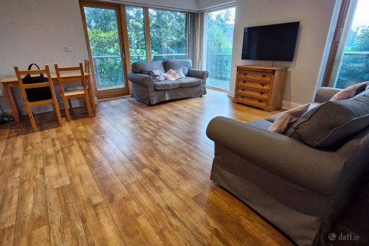 Cloonlara Square, Phoenix Park Avenue, Castleknock, Dublin 15