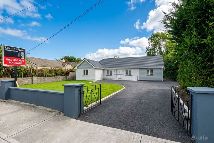 Completely Renovated 6-Bedroom Bungalow at Derrymullan, Ballinasloe, Co. Galway, H53R9Y8