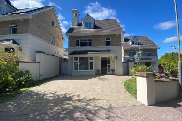 25 Clarkes Wood, Mount Oval Village, Rochestown, Co. Cork, T12VYE9
