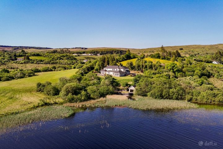 Kitts Bay - Lake Shore House, Glann Road, Oughterard, Co Galway, H91PN7P