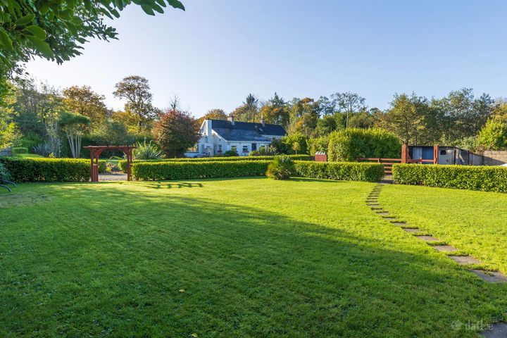 Jacoma, Tay Road, Carrignafoy, Cobh, Co. Cork, P24TD30