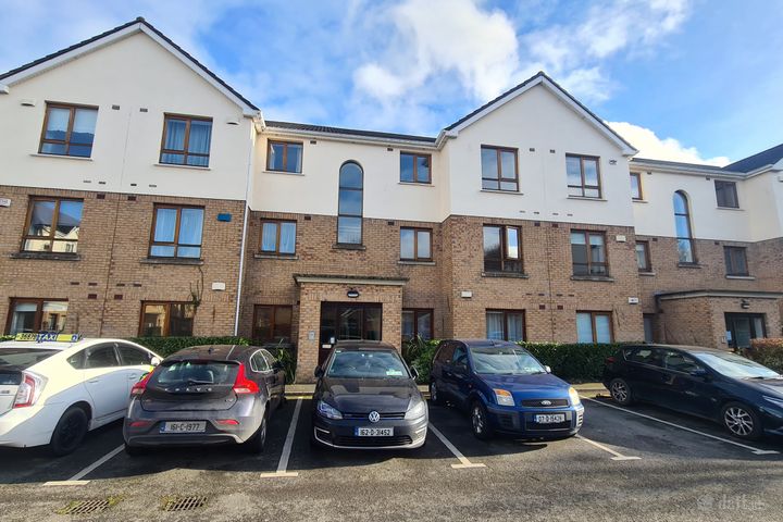 27 The Court, Larch Hill, Santry, Dublin 9