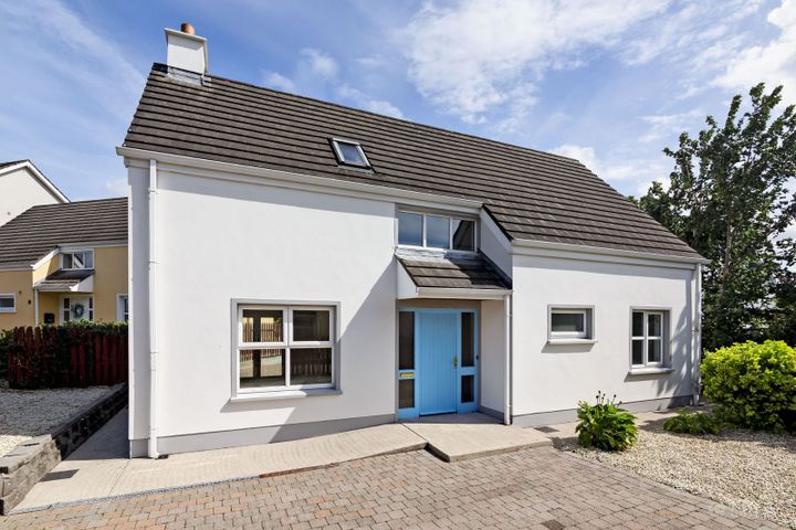 27 Churchfield, Dromahair, Dromahair, Co. Leitrim, F91H6X0