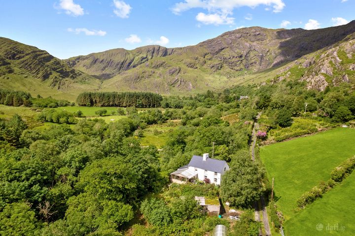 Rougham, Glengarriff, Co. Cork, P75P211
