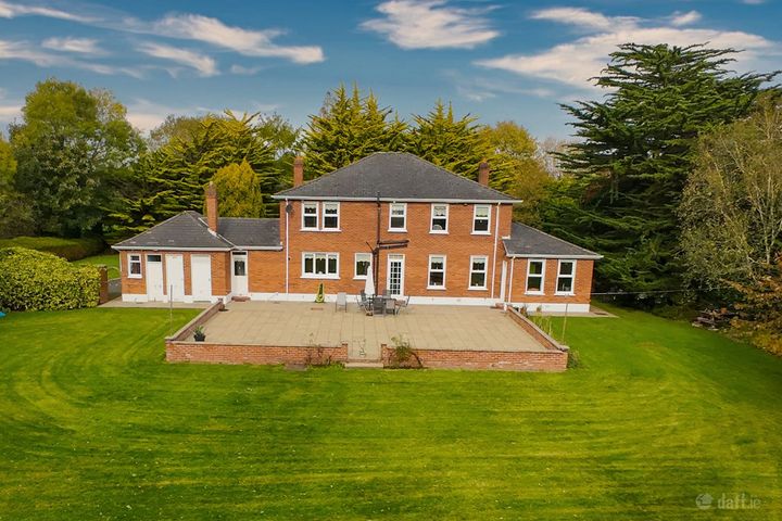 10 Homeleigh (House  Potential Site For Another Detached Property), Porterstown Road, Castleknock, Dublin 15, D15DY9P