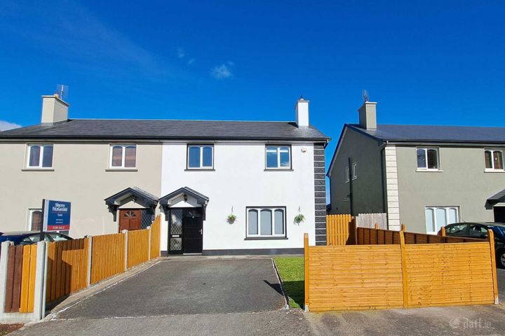 6 Brookside, Cloonfad, Ballyhaunis, Roscommon
