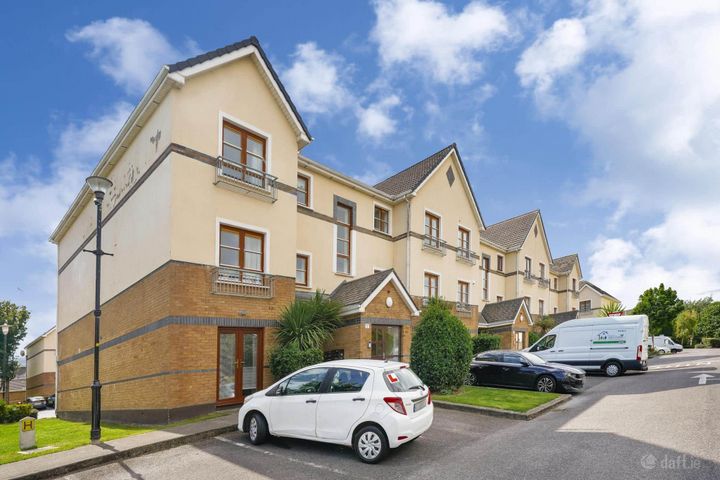 32 Marlfield Lawn, Kiltipper, Dublin 24