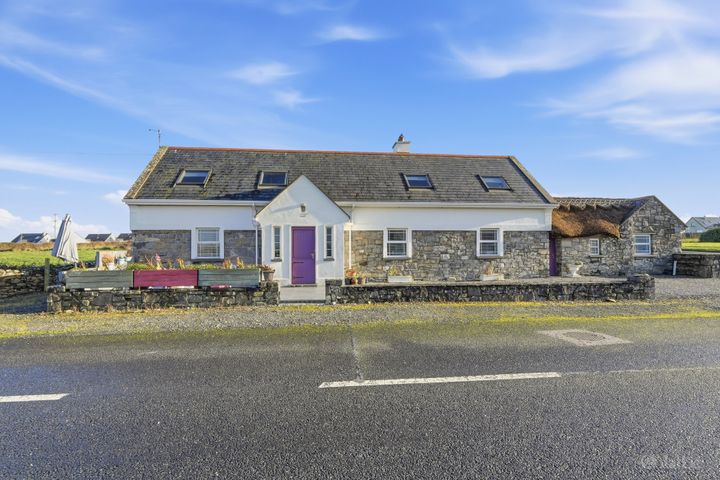 Carrowhubbock South, Enniscrone, Co. Sligo, F26EY86