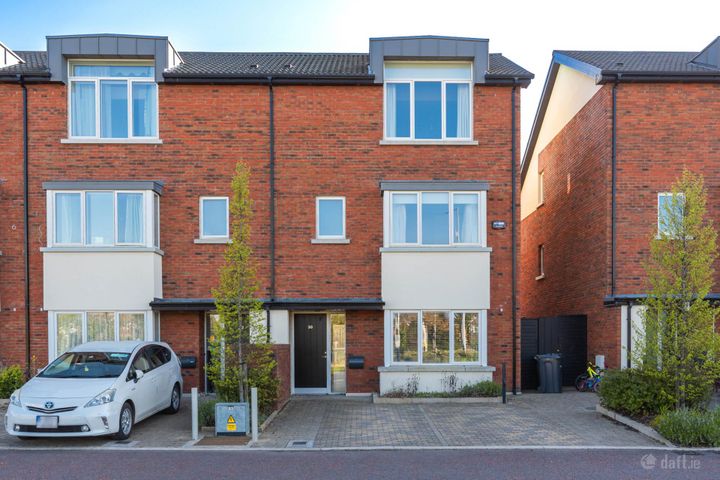 30 Larkfield Way, Leopardstown, Dublin 18