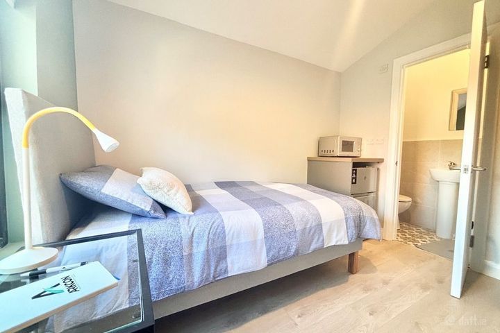 4 blacquiere villas, Phibsborough, Dublin 7