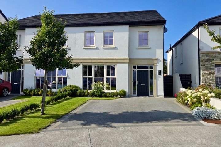 102 Carrabeag, Newport Road, Castlebar, Co. Mayo, F23FT88