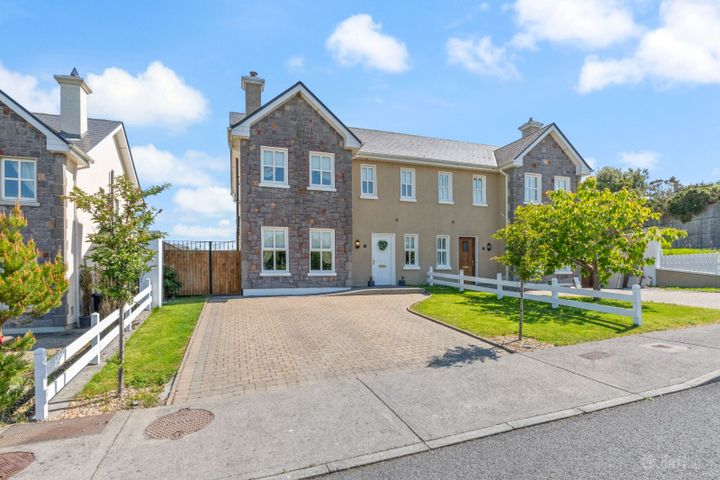 12 Lios An Chnoic, Barnaderg, Tuam, Galway