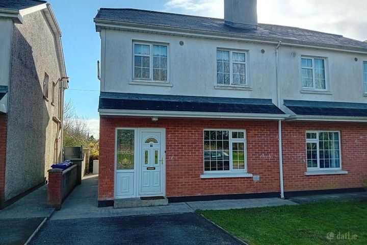9 Highfield Park, Ballaghaderreen, Co. Roscommon, F45PX77