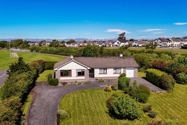 Ballyloughane Strand, Renmore, Galway, Co. Galway, H91EC6X