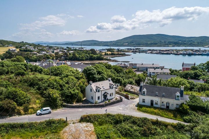 Kitty O'Shea'S, High Road, Castletownbere, Castletown, Co. Cork, P75XN66