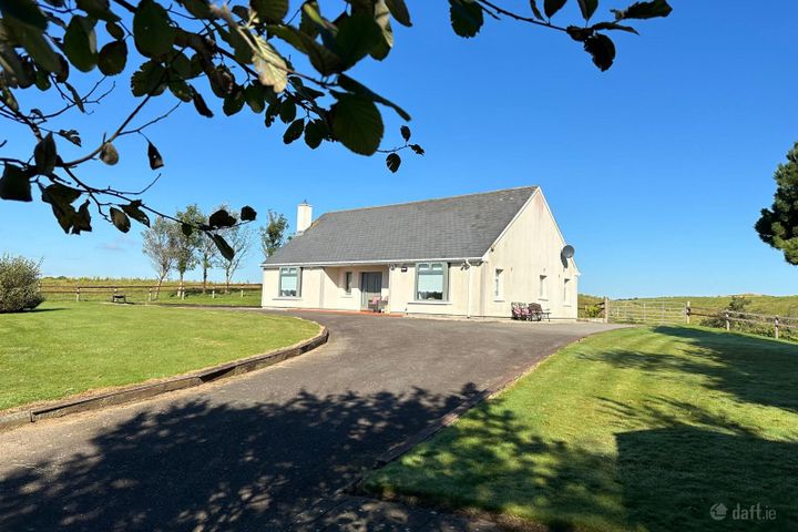 Sandy Lane on c. 5.23 Acres, Glenbough, Curracloe, Co. Wexford, Y21F898