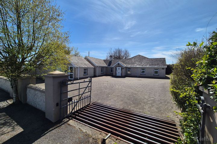 Four Bee Cottage, Commons, Mountmellick, Emo, Co. Laois, R32R2Y7
