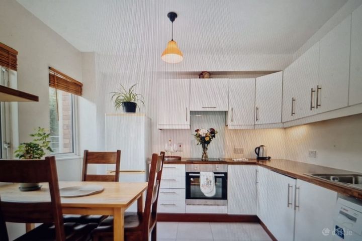 Bishopsmede Apt, Clanbrassil Street, Dublin 8
