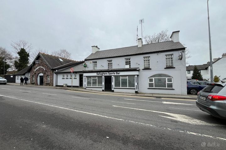 Commercial licenced premises, Duntaheen Road, Fermoy, Co. Cork, P61RK65