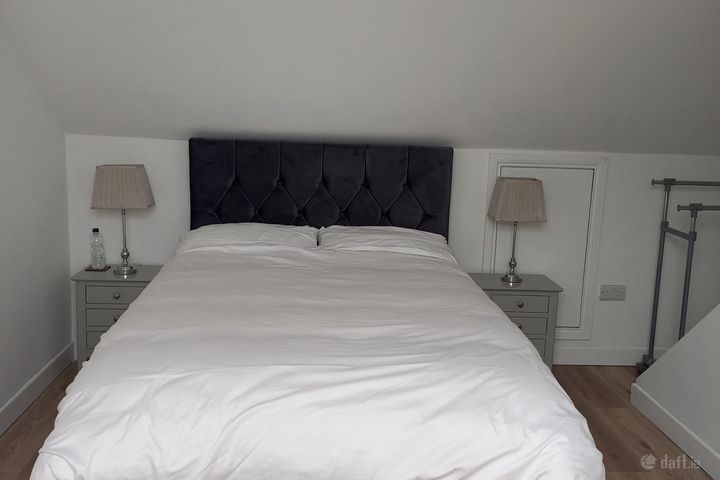 **ROOM AVAILABLE SUNDAY NIGHT TO FRIDAY MORNING ONLY** (5 DAYS)  Latchford Park, Castaheany, Dublin 15, Clonsilla, Dublin 15