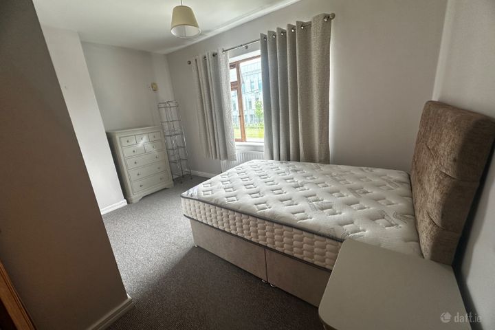 16 Old Monivea Road, Mervue, Co. Galway