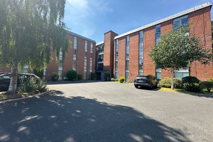 8 Merrion Court, Ailesbury Road, Sandymount, Dublin 4