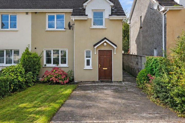 24 The Avenue, Lios Na Fea, Macroom, Co. Cork, P12HW74