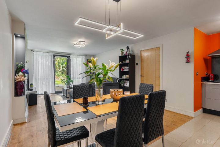 1 Carleton House, Brennanstown Square, Cabinteely, Dublin 18, D18DX61